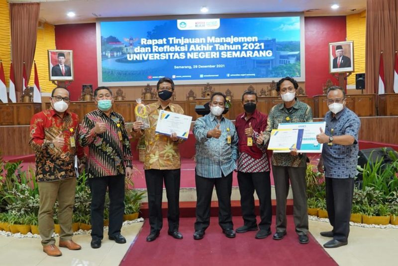 Fakultas Teknik Meraih Beberapa Prestasi Di Rapat Tinjauan Manajemen