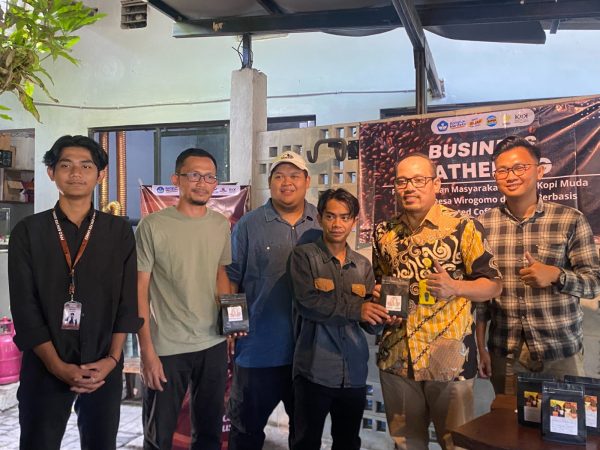 Muhammad Robby Unnes Empowering the Young Farmers Studio Based on Integrated Coffee ...