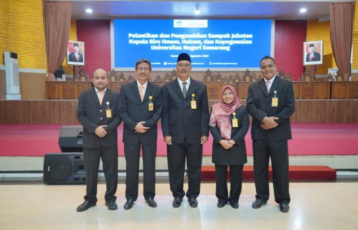 Foto Pimpinan FT Bersama Kabiro UNNES