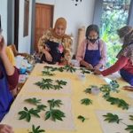 kegiatan pelatihan dan pendampingan pengembangan ecoprint dan produk