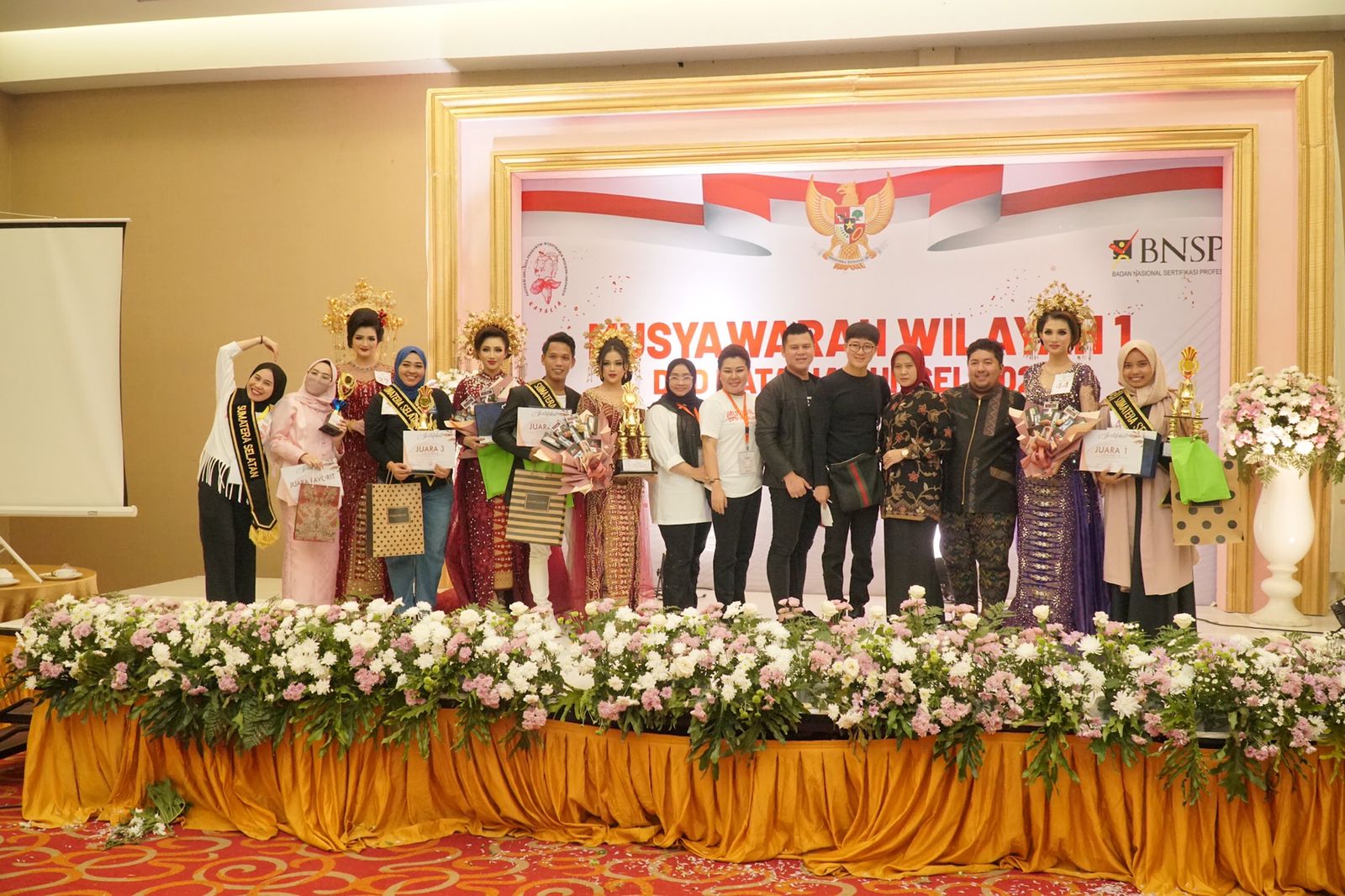 MAHASISWA FT UNNES BERHASIL RAIH PENGHARGAAN DI AJANG MAKE UP COMPETITION SUMATERA SELATAN