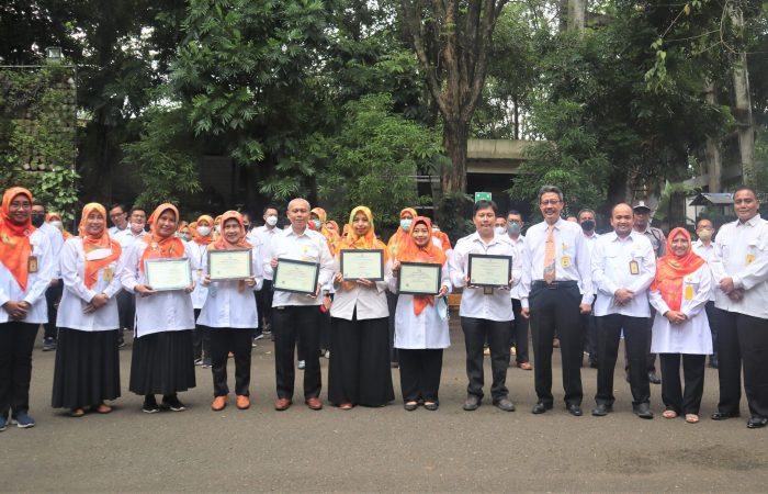 Penyerahan Sertifikat Akreditasi UNNGUL Program Studi FT UNNES