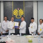 Penyerahan Sertifikat Akreditais International AQAS