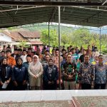 PPK Ormawa BEM FMIPA UNNES team with the Peron Village community during a conservation and disaster-resilient village program.
