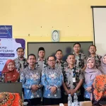 UNNES team with SMP Negeri 1 Karimunjawa teachers in a Liveworksheet training for literacy and numeracy learning.