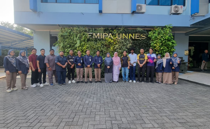 FMIPA UNNES with the Universiti Tun Hussein Onn Malaysia delegation during the NSC Season 1 with UTHM program.