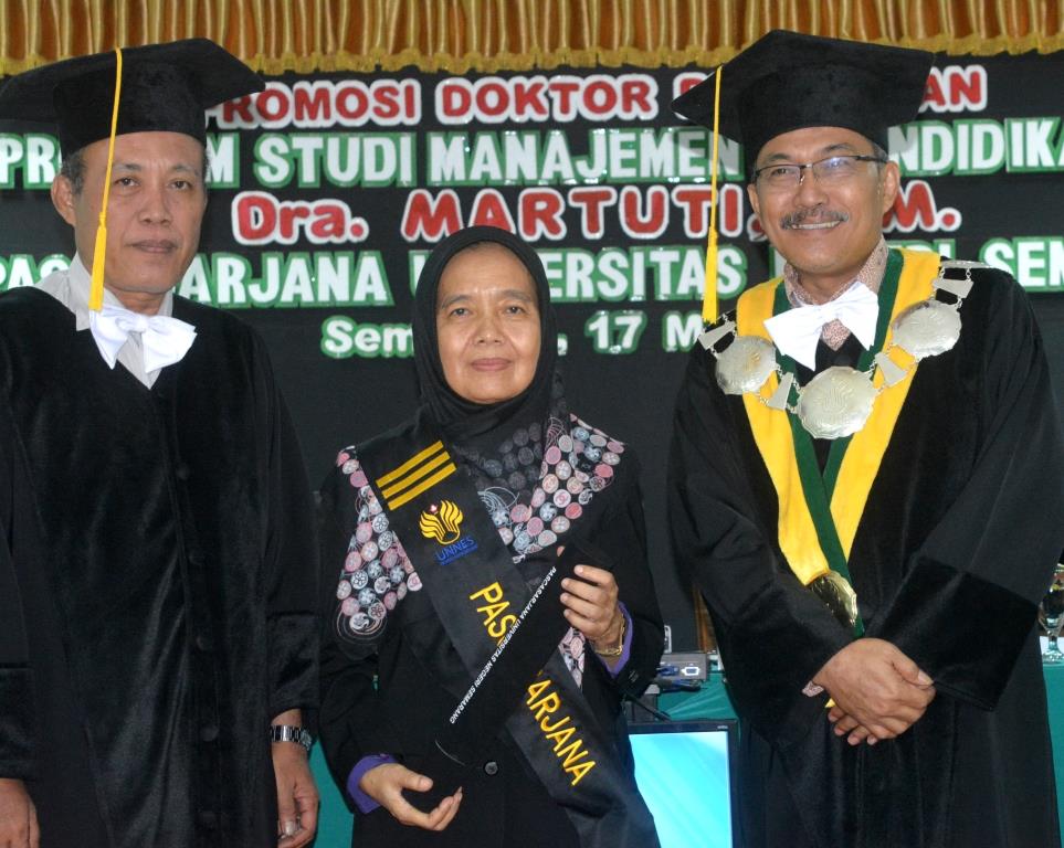 Martuti Raih Gelar Doktor – Postgraduate School