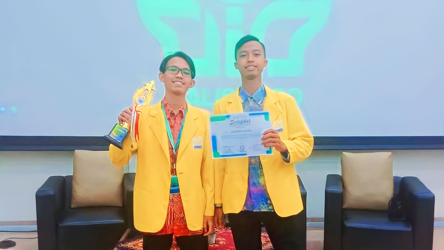 Dua Mahasiswa FMIPA UNNES Raih Juara 3 Pada National Scientists Essay Competition