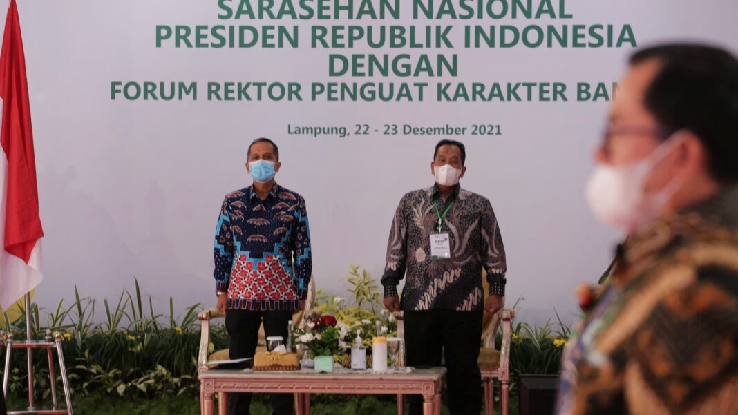 Rektor UNNES Prof Dr Fathur Rokhman Bacakan  Deklarasi Lampung