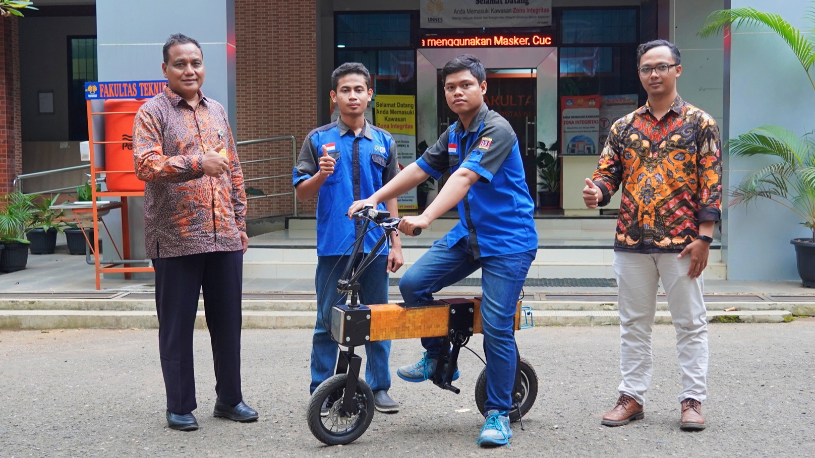 Mahasiswa FT UNNES Ciptakan Sepeda Listrik Berangka Komposit Bambu