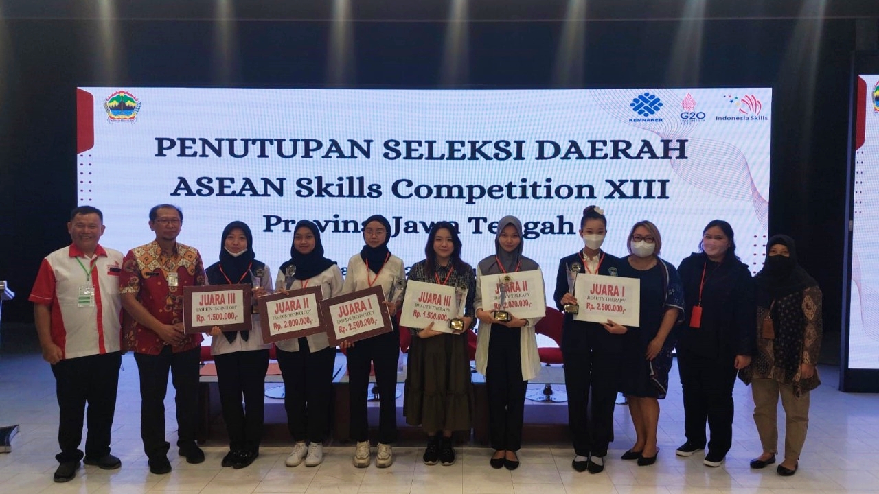 Mahasiswa Prodi Tata Kecantikan Raih Juara 3 SELEKDA Asean Skills Competition XIII, Siap Mewakili Indonesia di Singapura
