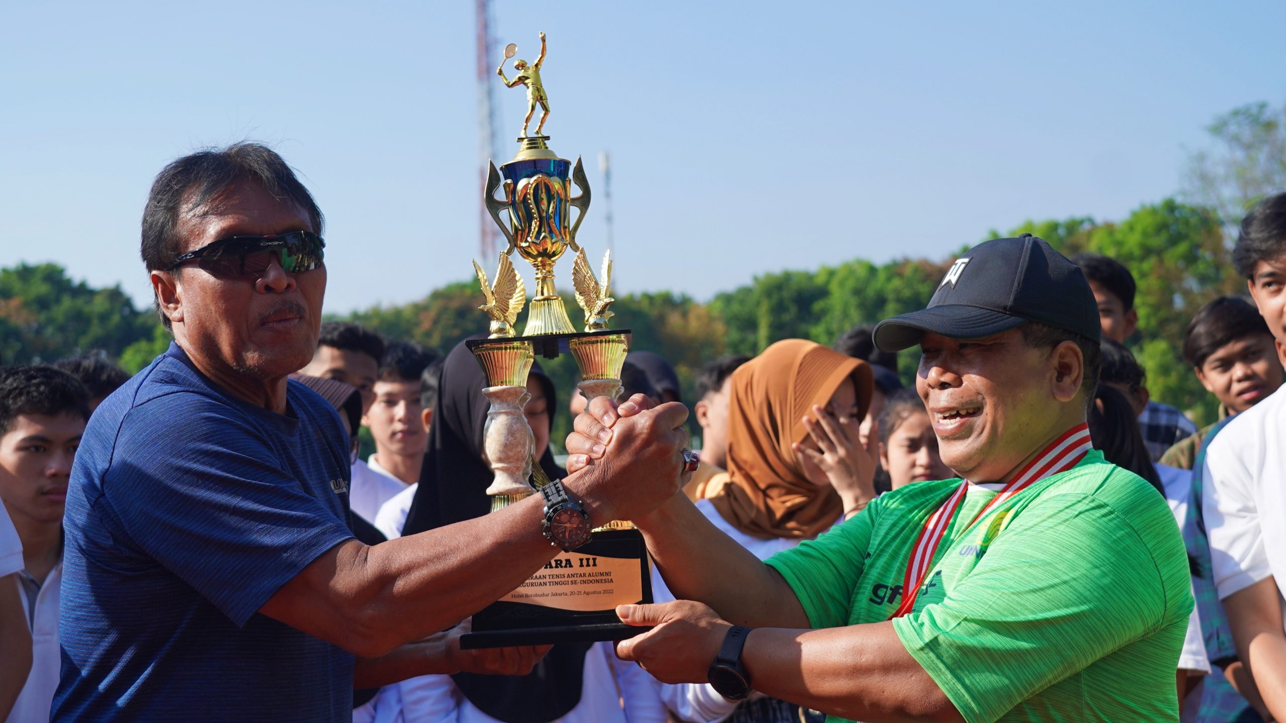 Tim Tenis Alumni UNNES Sabet Juara 3 pada Turnamen Tenis Antar Alumni Perguruan Tinggi se-Indonesia