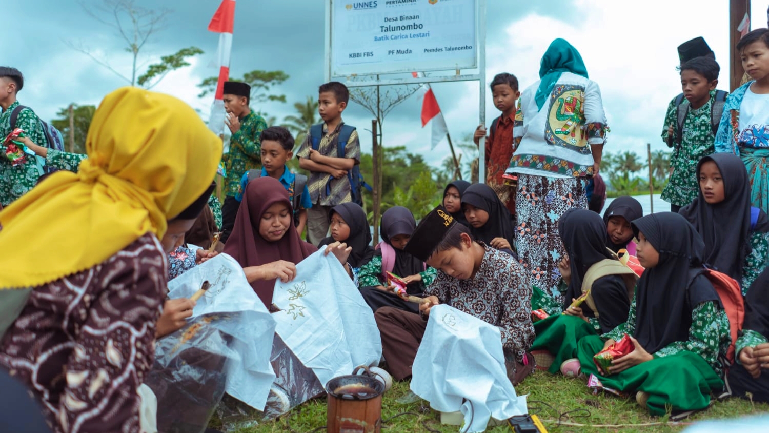 Gempita Hari Batik Nasional, Ratusan Siswa ikuti Pelatihan Membatik