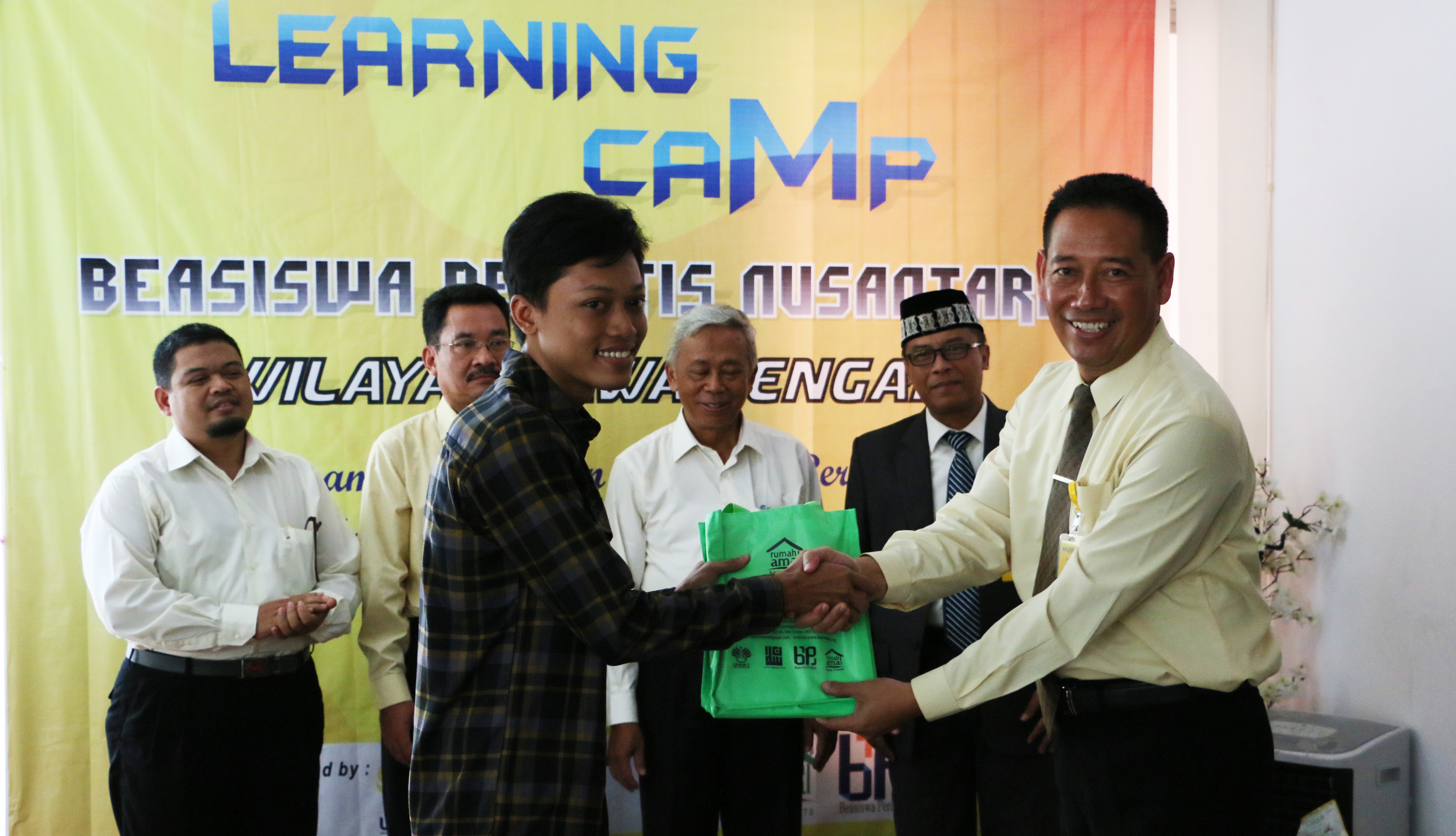 Rumah Amal Laziz Unnes Selenggarakan Learning Camp Beasiswa Perintis Nusantara