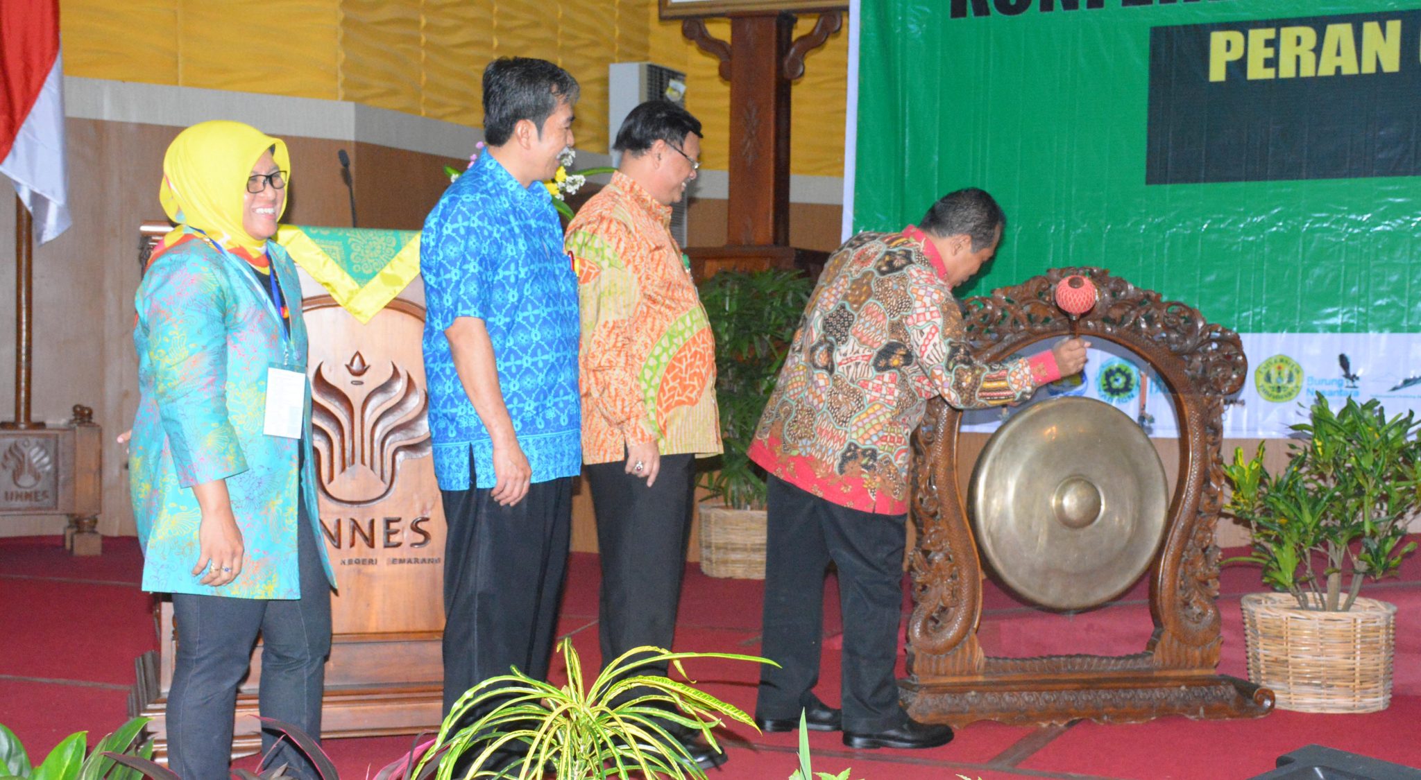 FMIPA UNNES Adakan Konferensi Nasional Peneliti dan Pemerhati Burung Indonesia