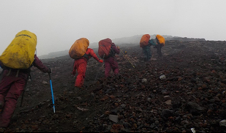 Mahapala UNNES Latihan di  Gunung  Slamet 